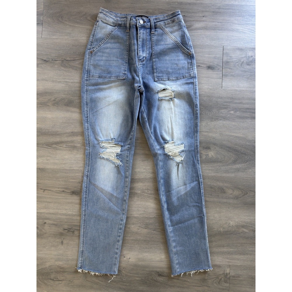 Judy Blue Light Wash High Rise Boyfriend Fit Distressed Raw Hem Blue Jeans 9/29